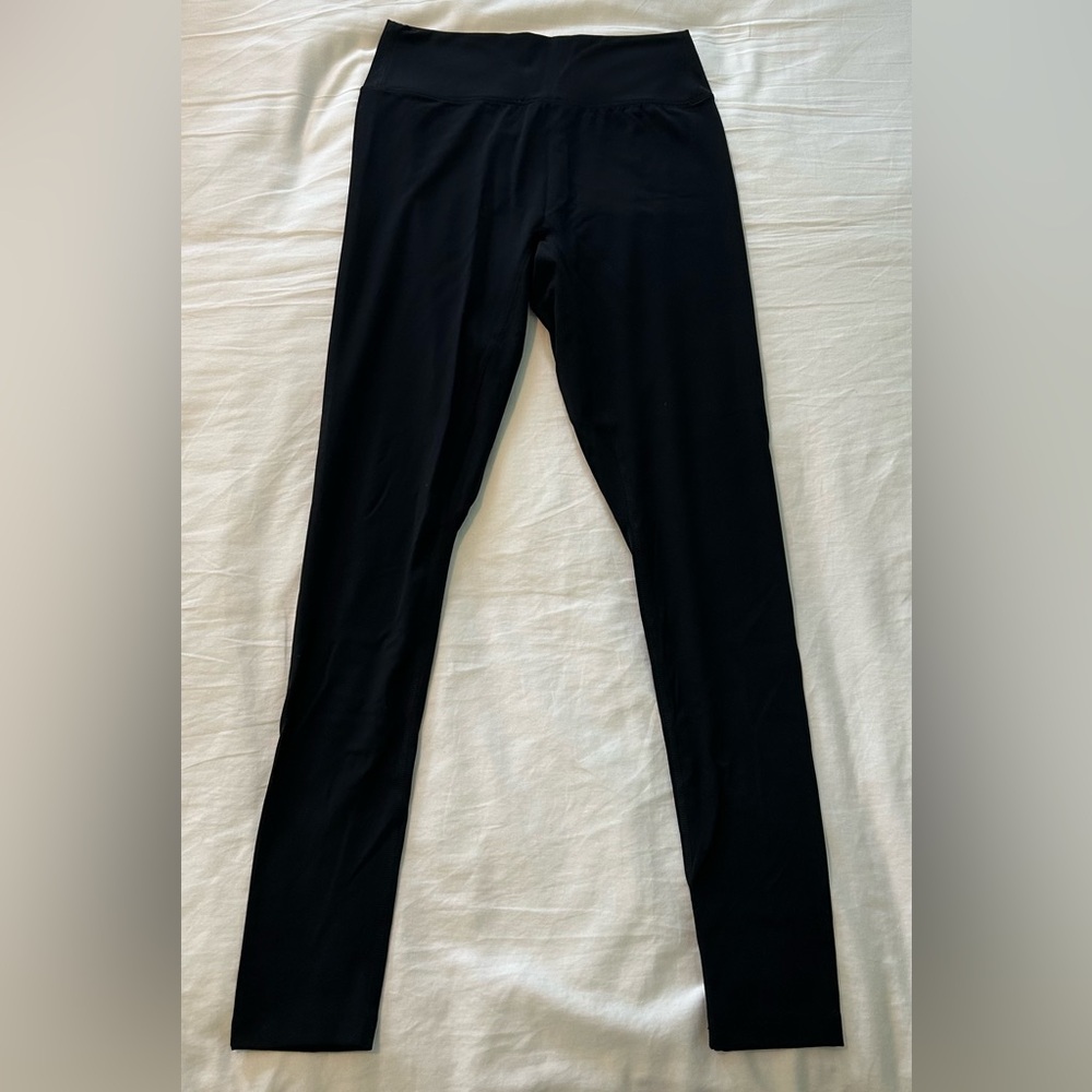 Black leggings size Medium NWT